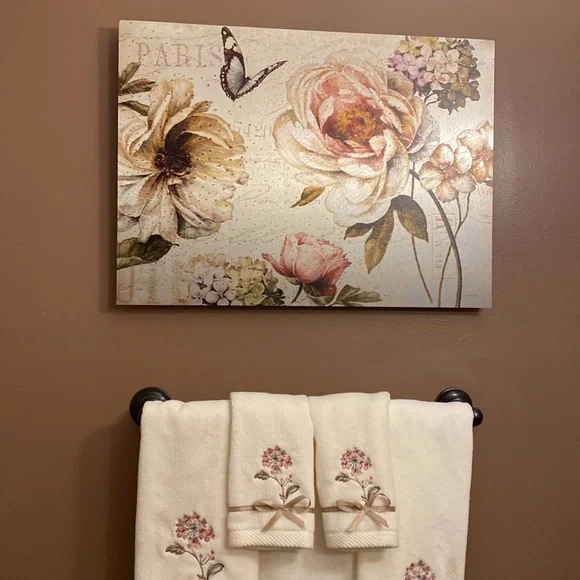 Beautiful Rose& Butterfly Art on Metal - Picture 8 of 13